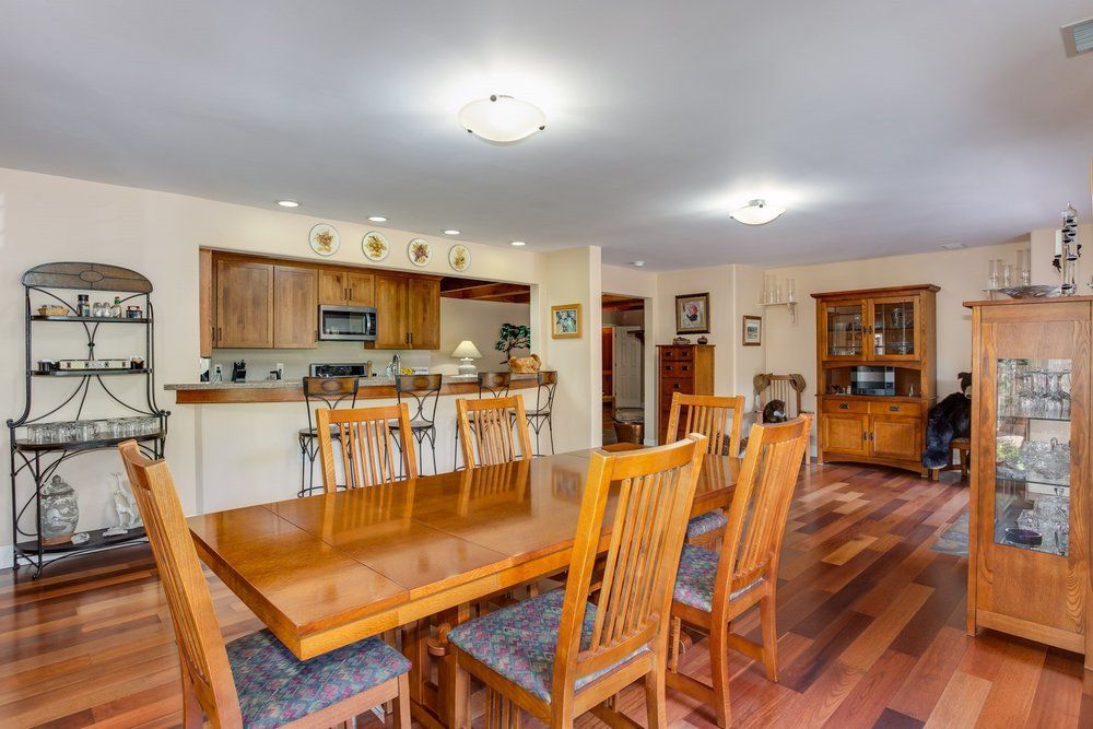 Fully Operational 4-Room Established Bed & Breakfast: 1221 Highway 41, Fish Camp, CA 93623